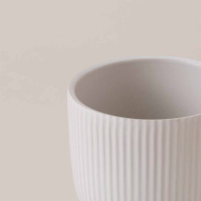 White Ribbed Ceramic Pot (13cm)