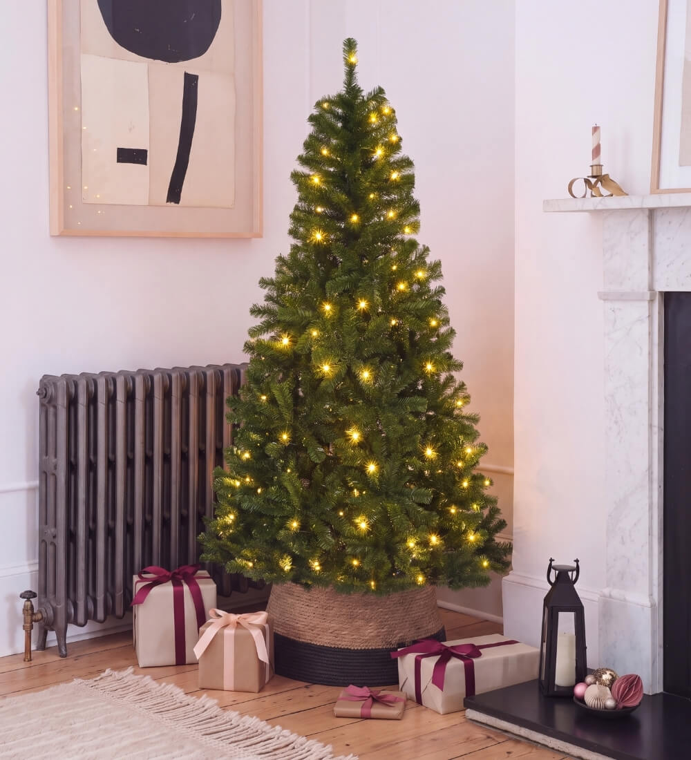 7ft Pre-Lit Christmas Tree