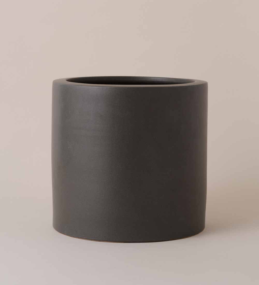 Graphite Earthenware Pot (25cm)