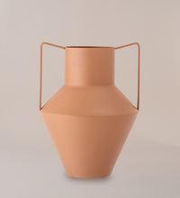 Iola Vase Image