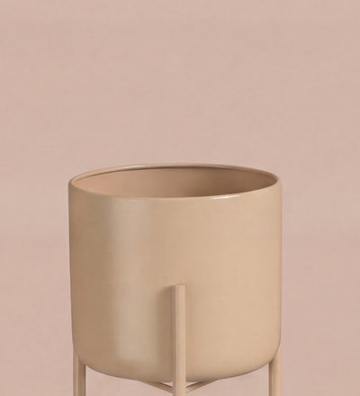 Small pink pot on stand