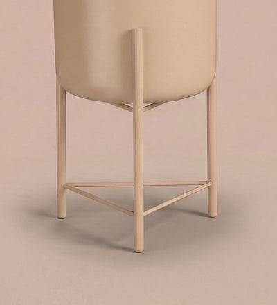 Small pink pot on stand