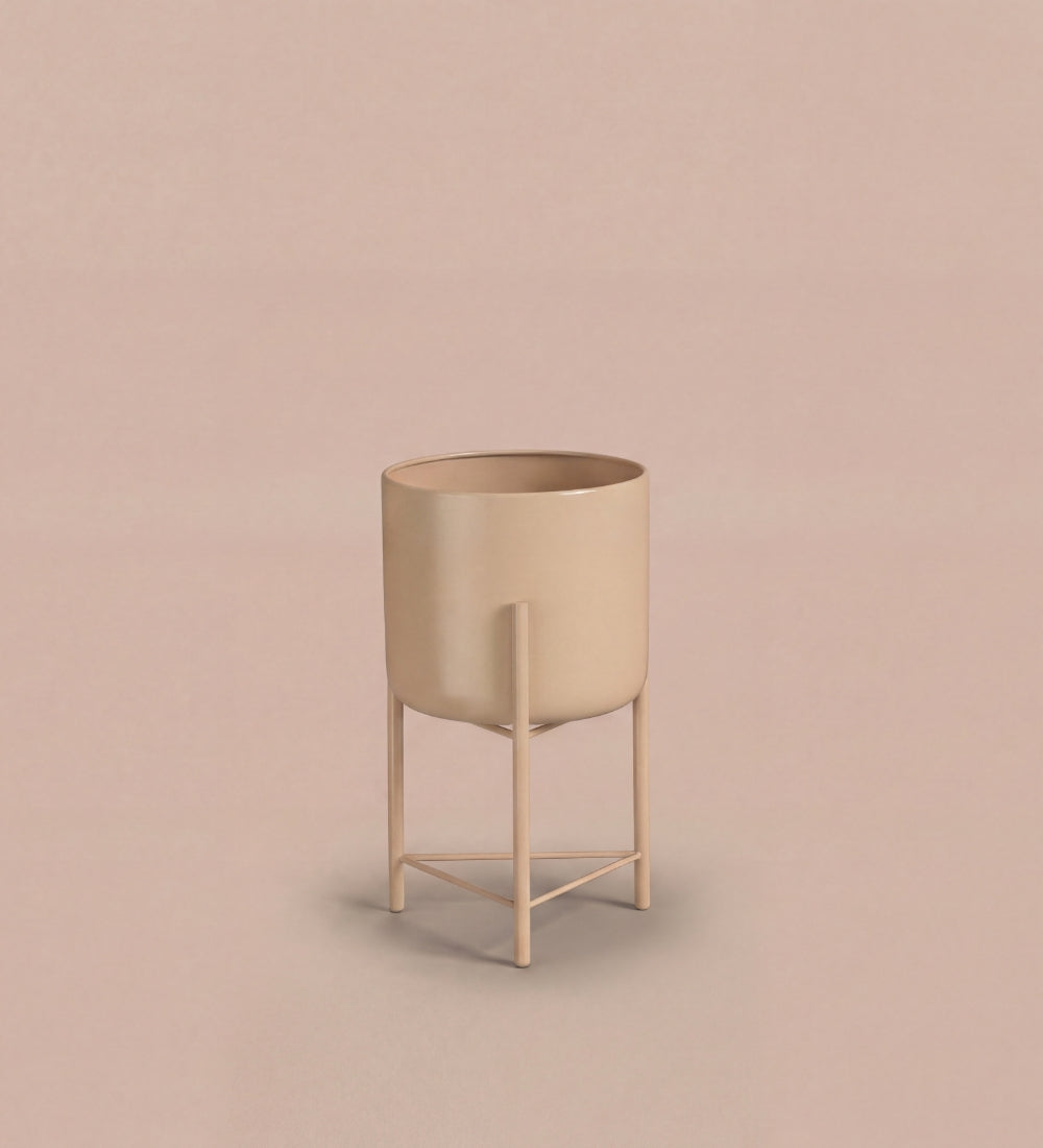 Small pink pot on stand