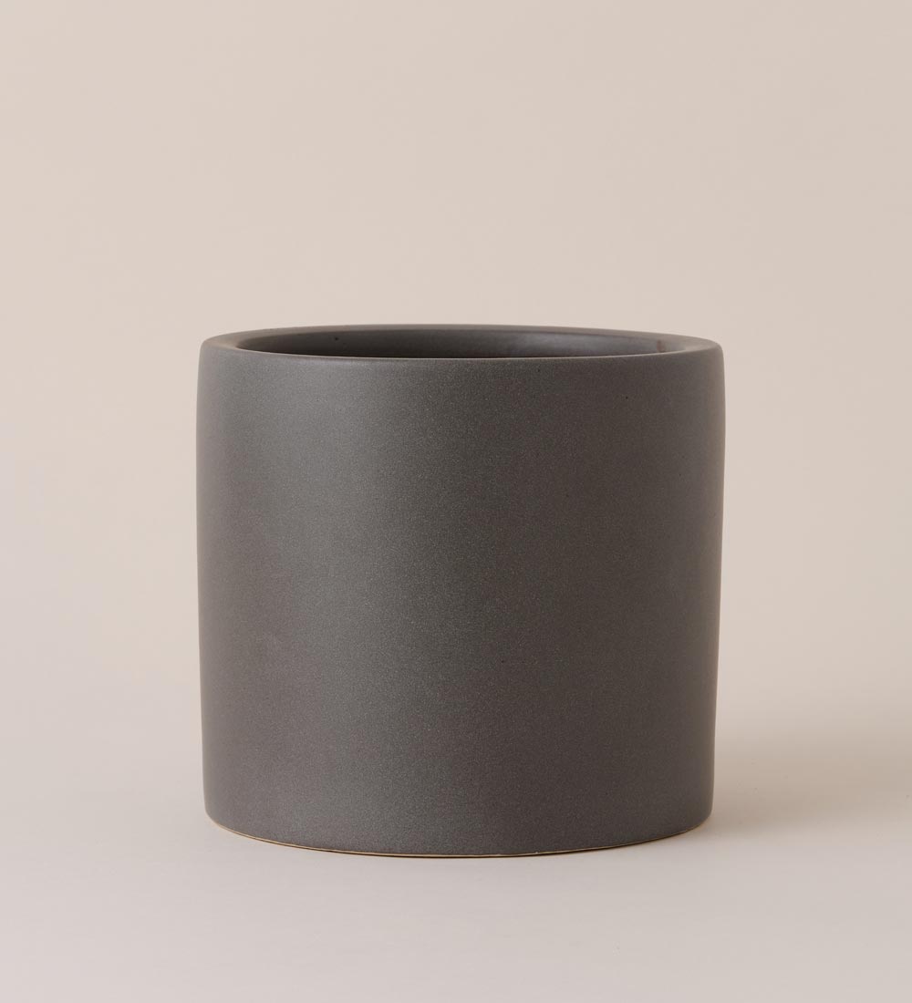 Graphite Earthenware Pot (21cm)