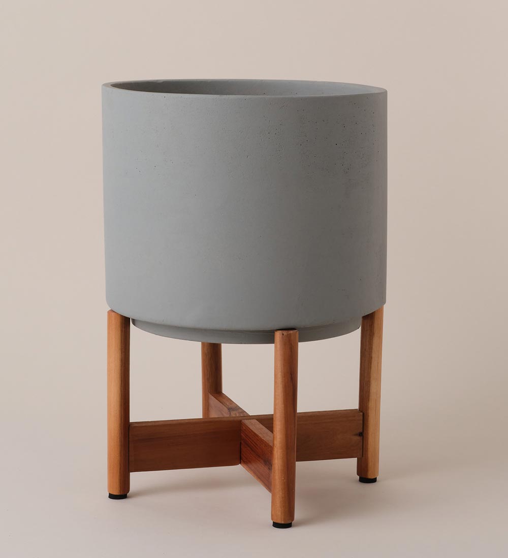 Standing Concrete Planter (28cm)