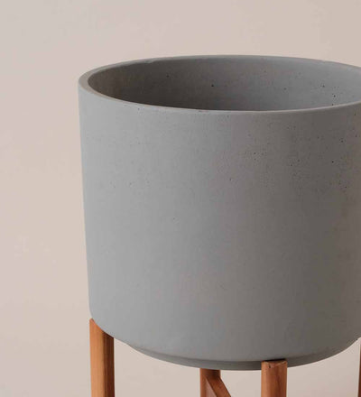 Standing Concrete Planter (28cm)